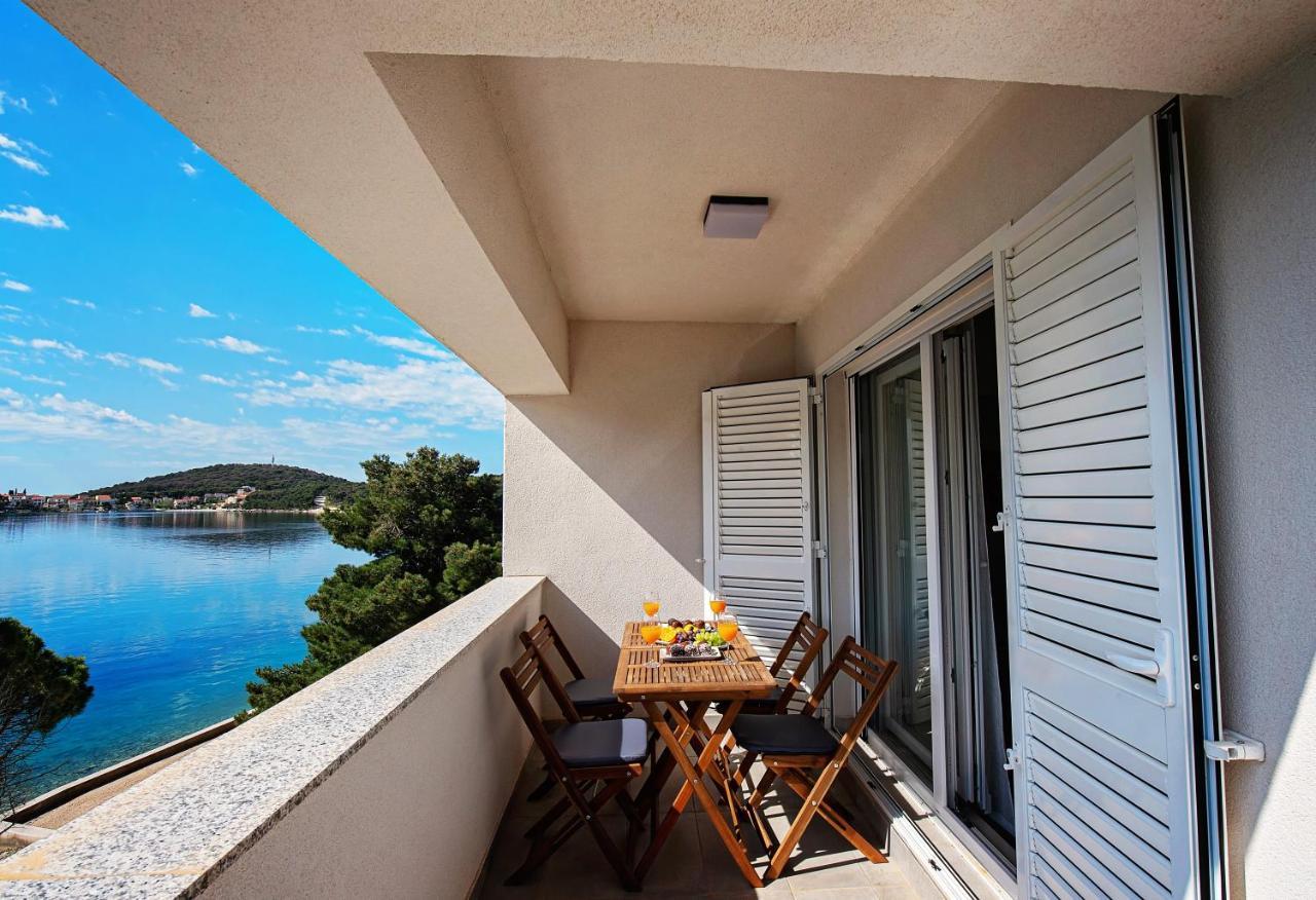 Sea Front Apartments Ivana Rogoznica  Exterior photo