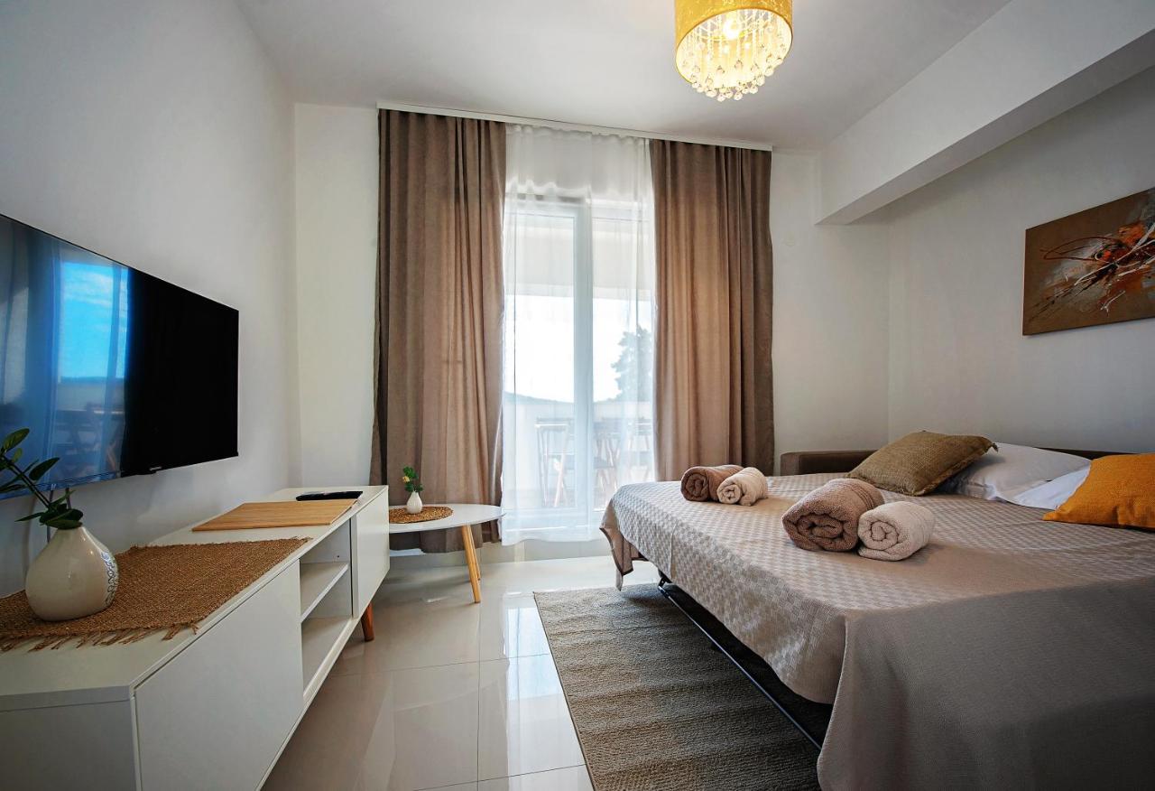 Sea Front Apartments Ivana Rogoznica  Exterior photo